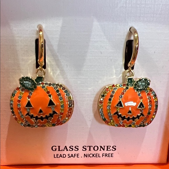 Piper K | Festive Pumpkin Earrings 🎃 - Picture 3 of 9